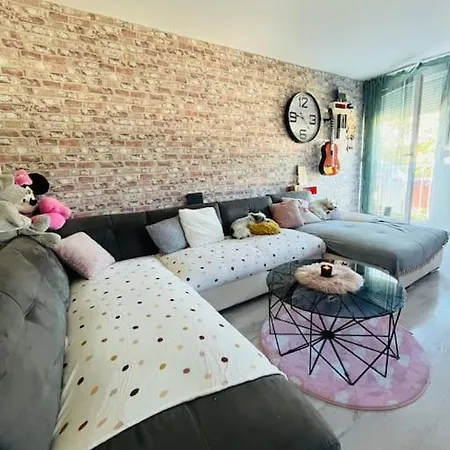 Fjaka Apartment